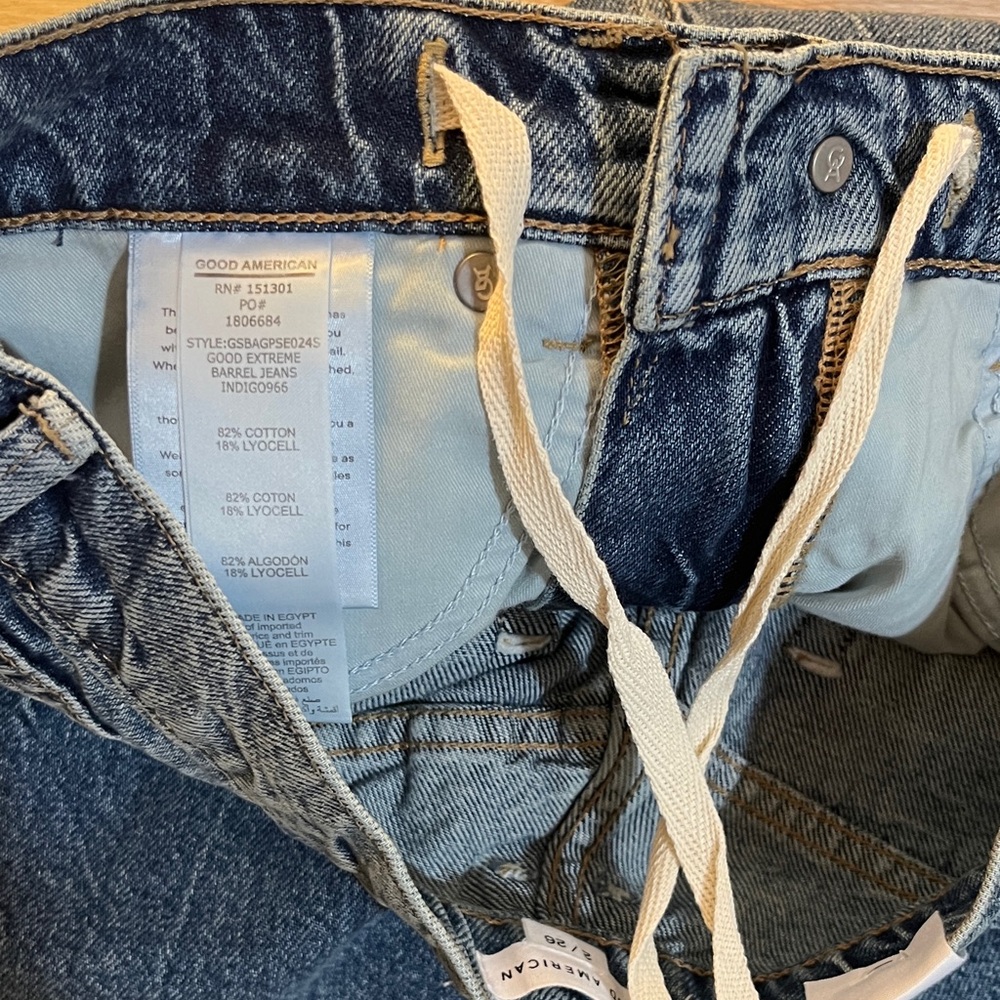 Good American Extreme Barrel Jeans - Picture 8 of 8
